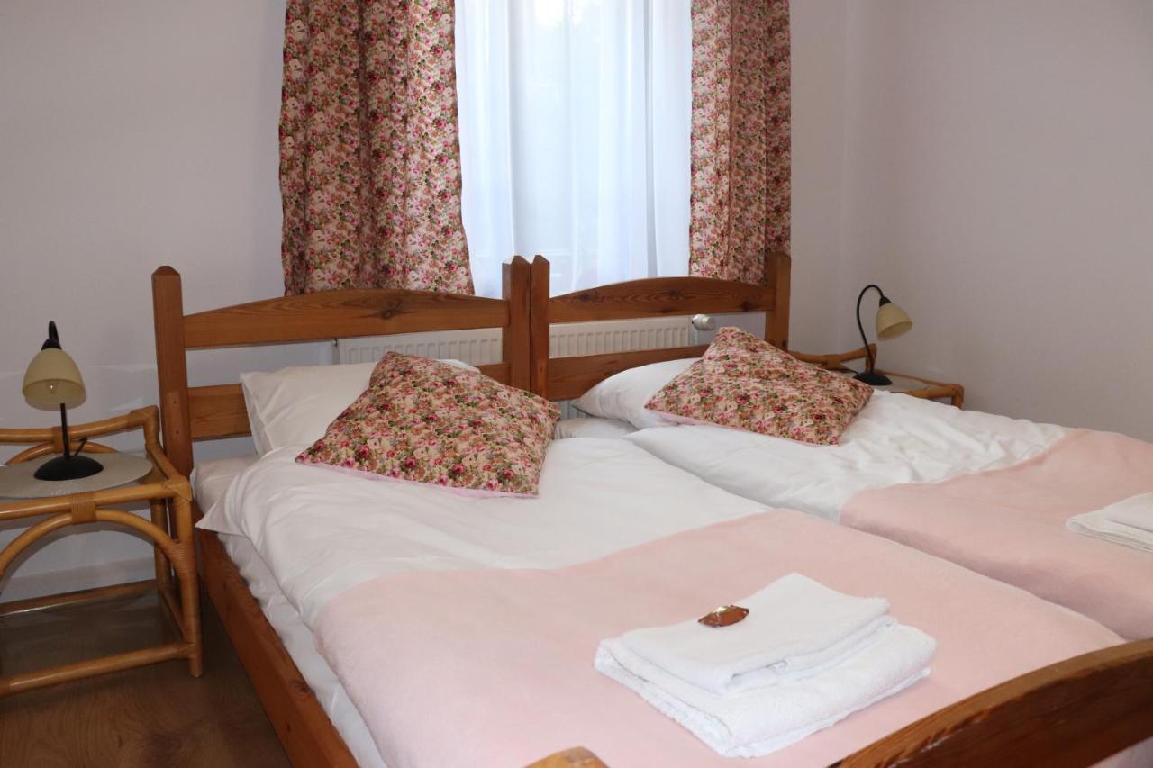 Dworek Pod Swierkami Jelenia Góra Exterior foto