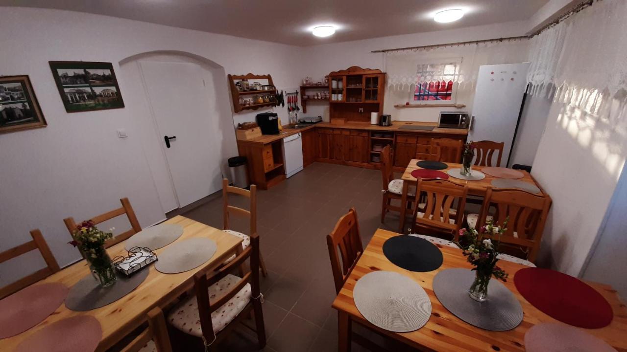 Dworek Pod Swierkami Jelenia Góra Exterior foto
