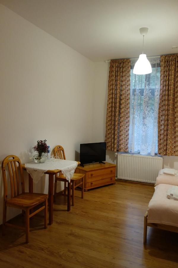 Dworek Pod Swierkami Jelenia Góra Exterior foto